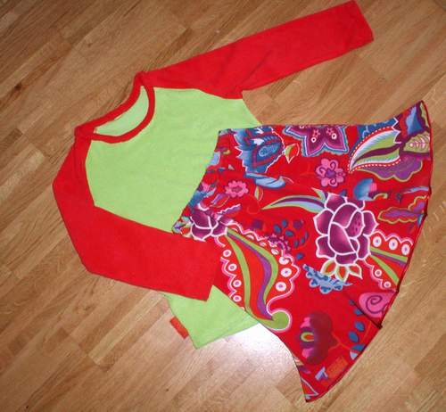 Raglan Shirt und Bahnenrock