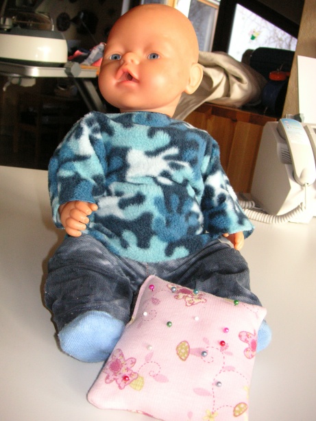 Hose und Pulli fr meine Puppe