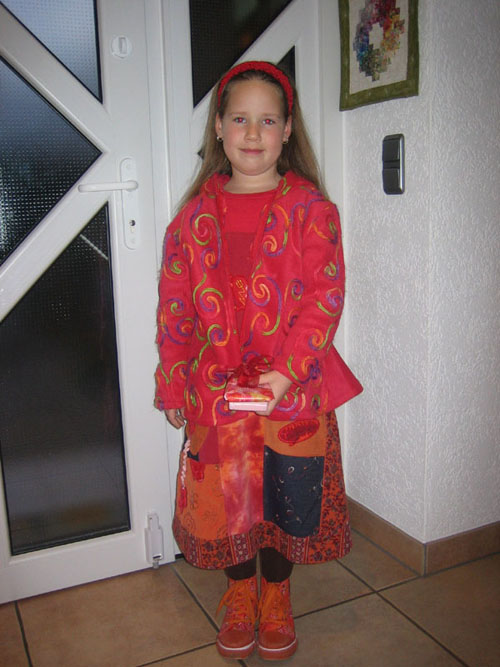Anna in Kombination mit Taja Kuschel-Jacke