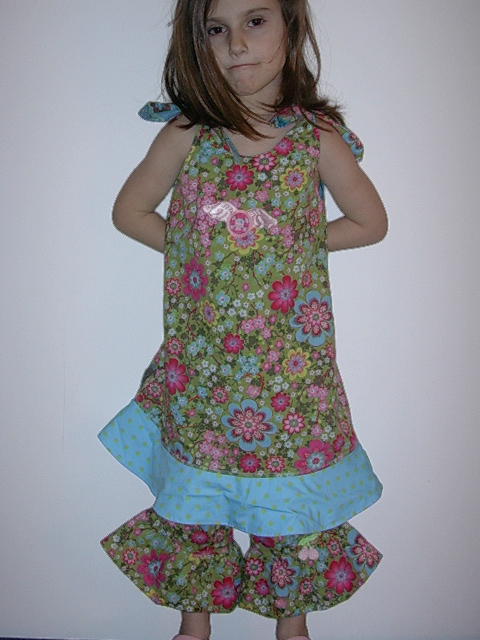 Greetje mit Oona-Wende-Kleid...
