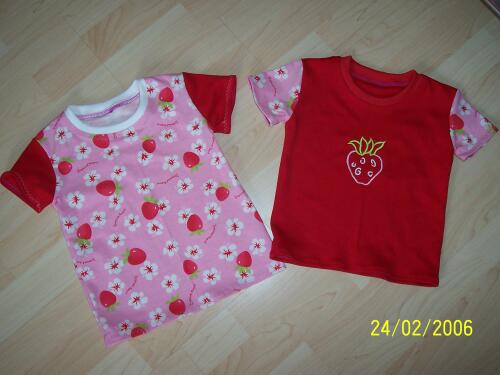 2 T-Shirts