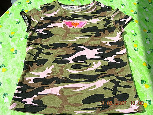 Ein Camo - Shirt...