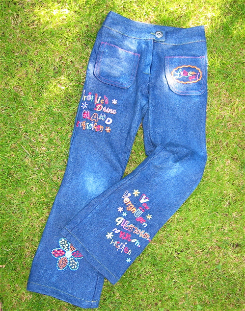 Lindas alte Jeans waren zu kurz