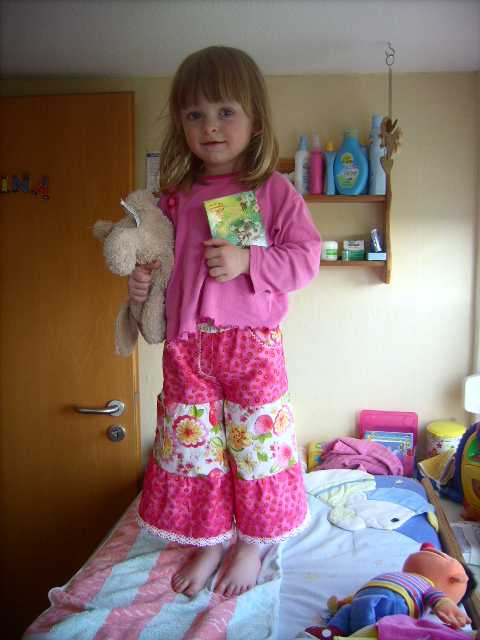 Hier die Hose nochmal am Modell...