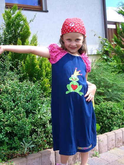 Froschkleid aus Mamas altem Kleid