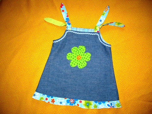 Jeanskleidchen /-tunika  mit Blume
