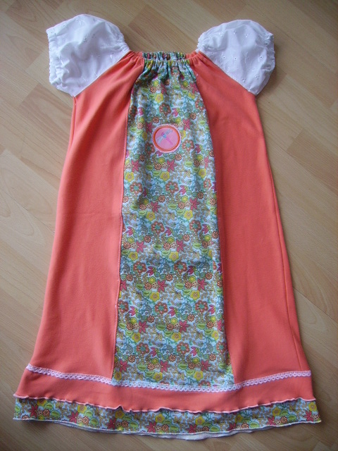 Kleid nach stenzo +A. Merkle
