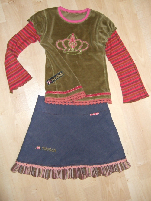 Nicky Antonia + Jeansrock