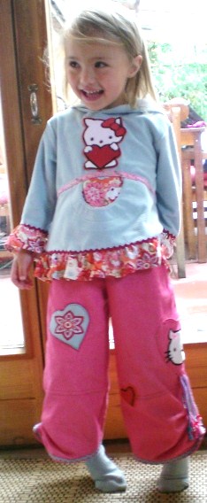 Hello Kitty und Herzen...