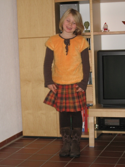 Faltenrock und Kuschel Antonia
