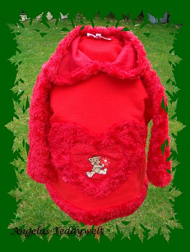 Kuschelpulli ganz in rot