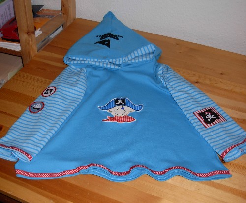 Endlich hat Justus seinen Piratenpullover