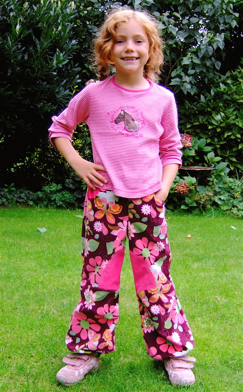 Wanda im Flower-Power-Look