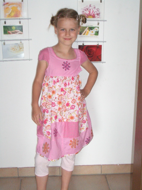 Meine Tochter mit Epirchenkleid