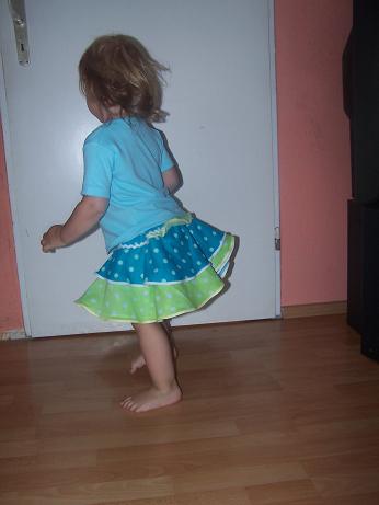 und hier tanzend...