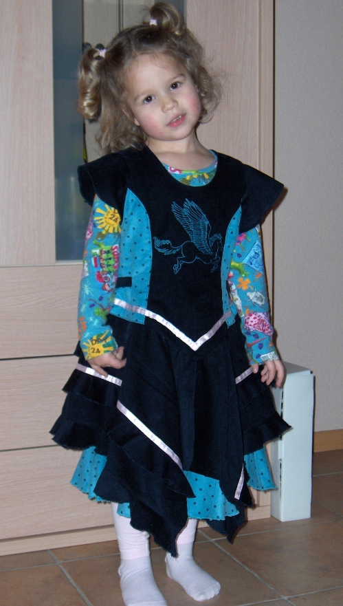 Muriel-Venice Kleid am Model