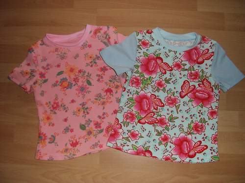 2 Antonia T-Shirts