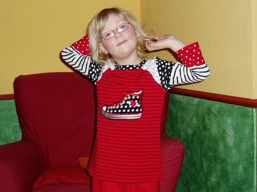 Antonia mit Turnschuh...