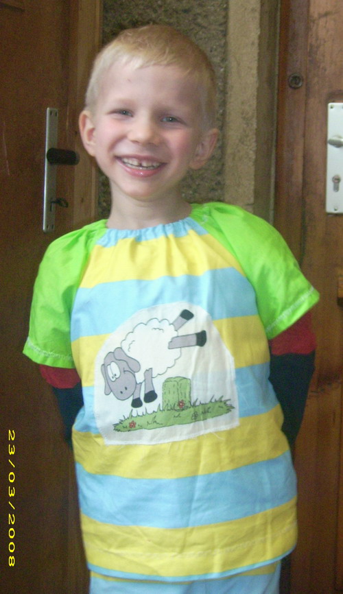 Jonathan im neuen Ostershirt