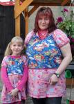 Tochter und Mama im Partnerlook