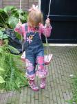 Latzi mit blumen und katze