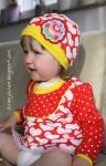 Lina und Beanie in rot